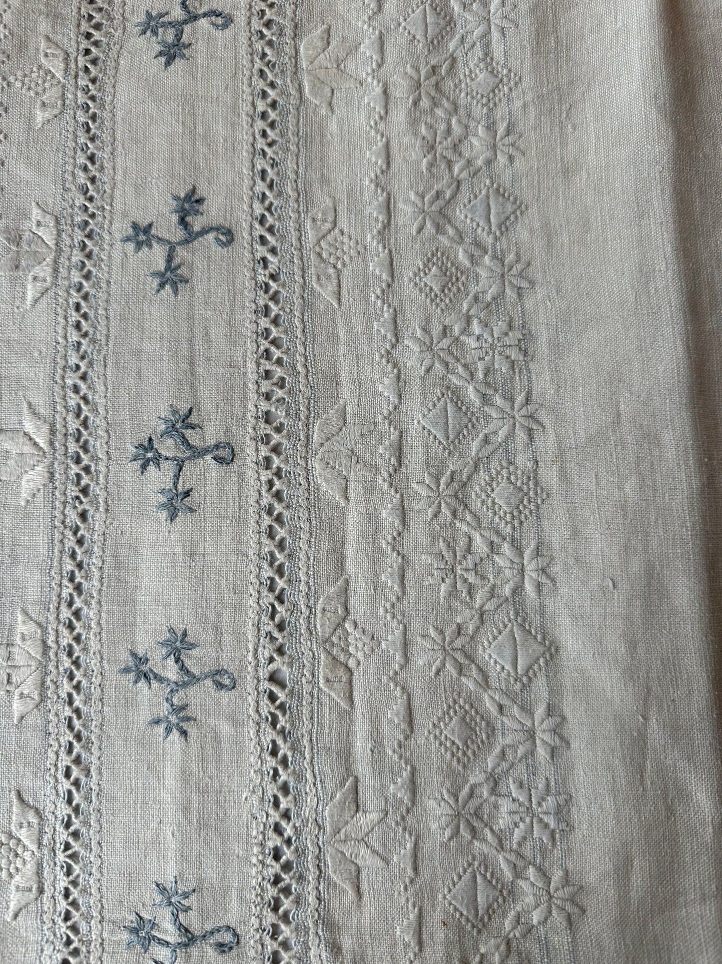 Lyøbroderi fra 1803